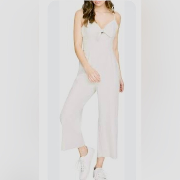 NWT Yetz Boutique Linen look White Keyhole Bow Jumpsuit - Picture 1 of 5